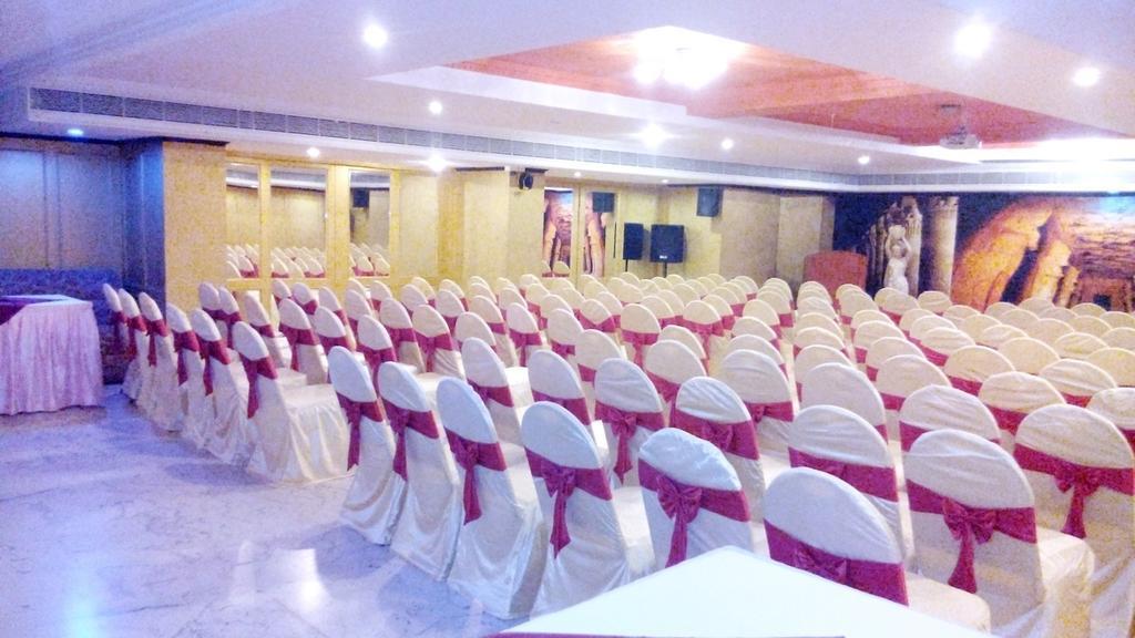 Hotel Pigeon International Bangalore Eksteriør billede